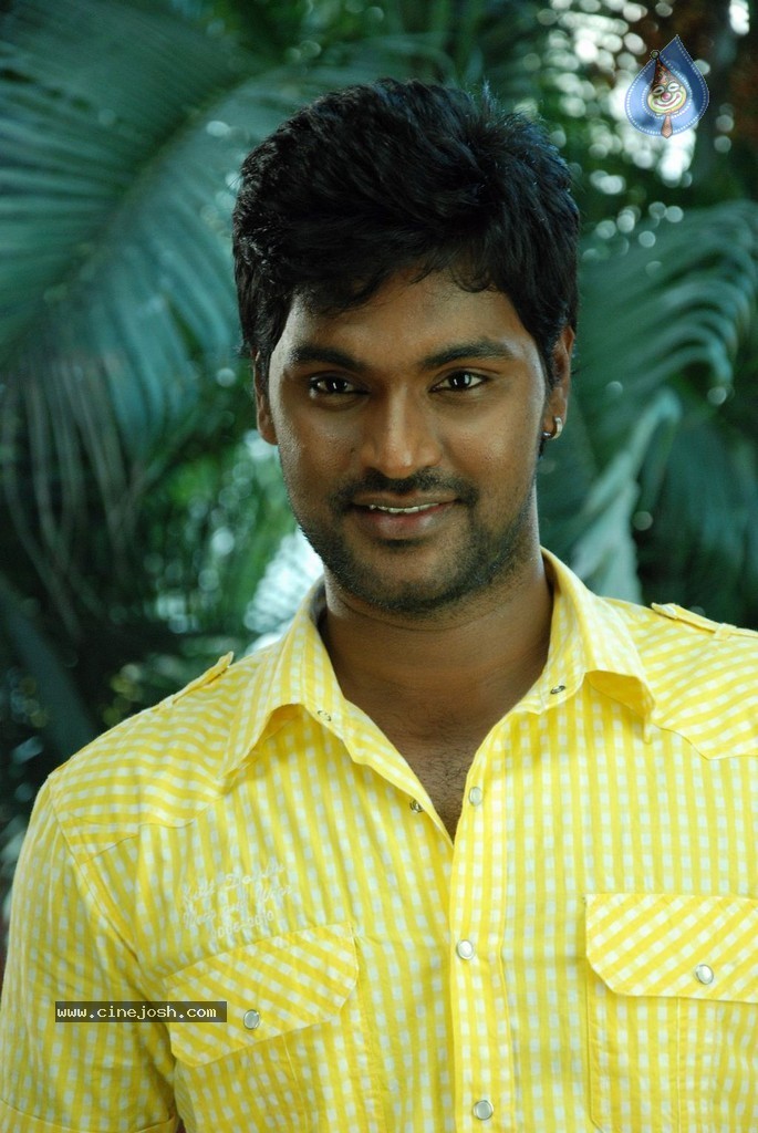 Kalai Vendhar Tamil Movie Stills - 38 / 50 photos