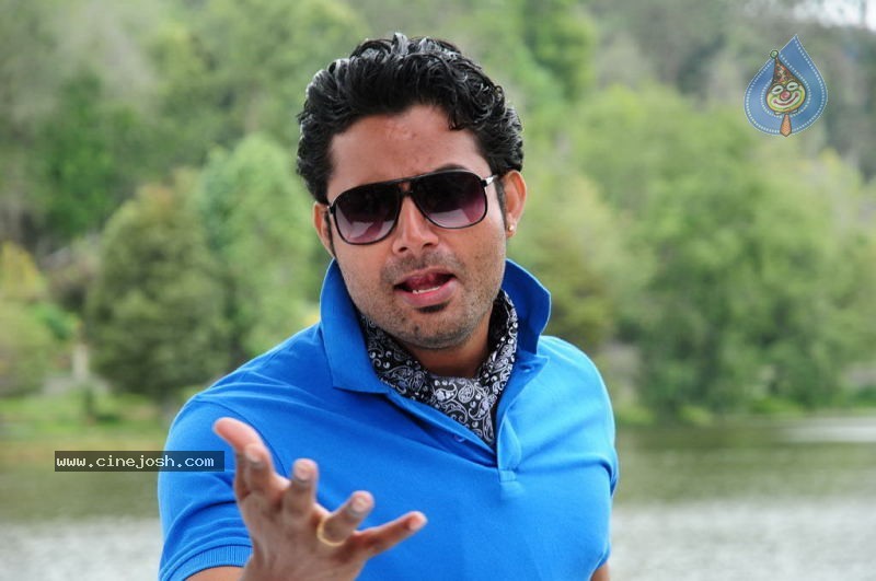 Kalavaram Tamil Movie Stills - 27 / 46 photos