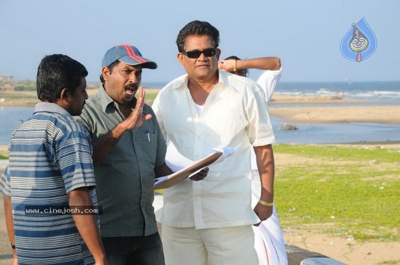 Kalavaram Tamil Movie Stills - 36 / 46 photos