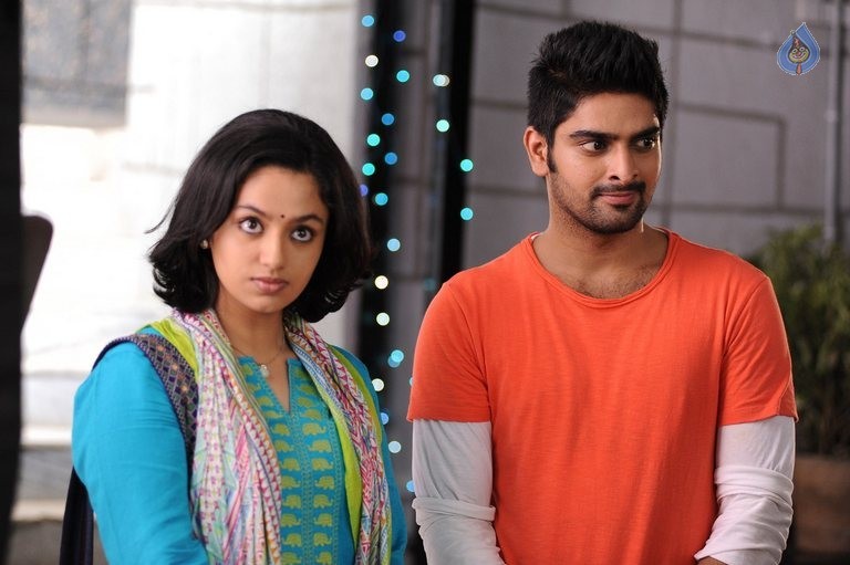 Kalyana Vaibhogame Movie Photos - 12 / 34 photos