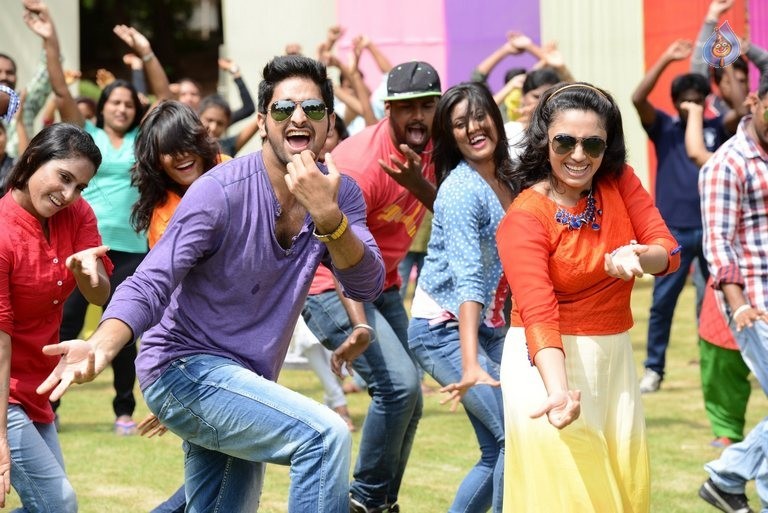 Kalyana Vaibhogame Movie Photos - 18 / 34 photos