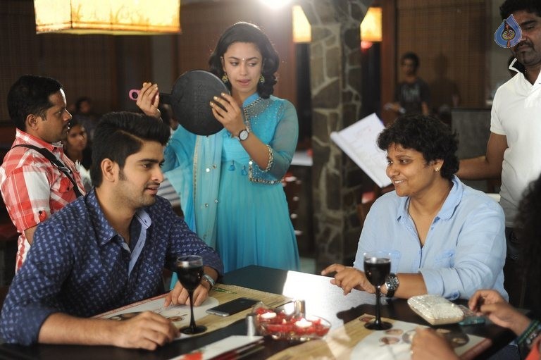 Kalyana Vaibhogame Movie Photos - 21 / 34 photos