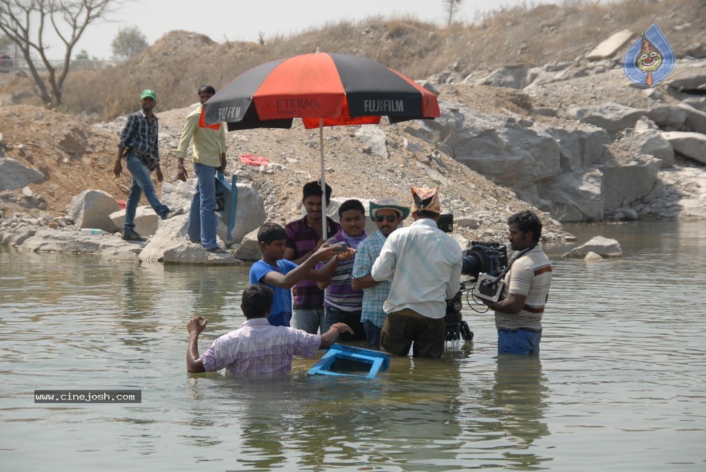 Kameena Movie PM n Hot Stills - 60 / 142 photos