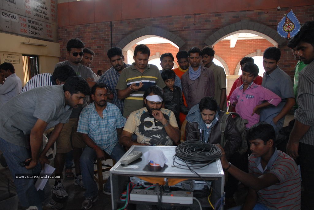 Kameena Movie PM n Hot Stills - 61 / 142 photos