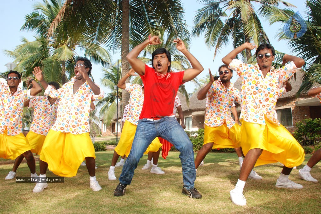 Kanchana Movie New Stills - 27 / 76 photos