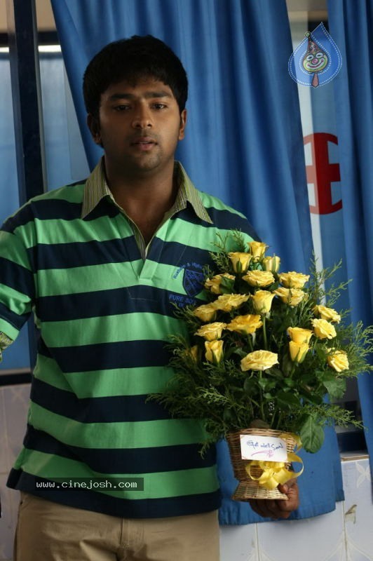 Kanden Tamil Movie Stills - 52 / 62 photos