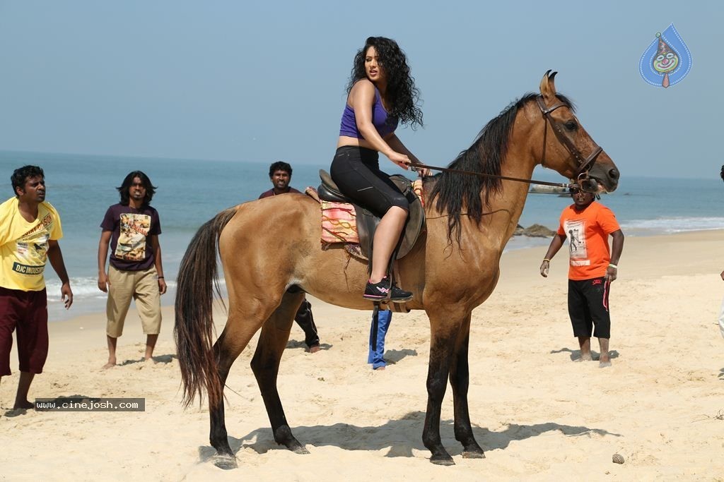 Karai Oram Tamil Movie Stills - 6 / 14 photos