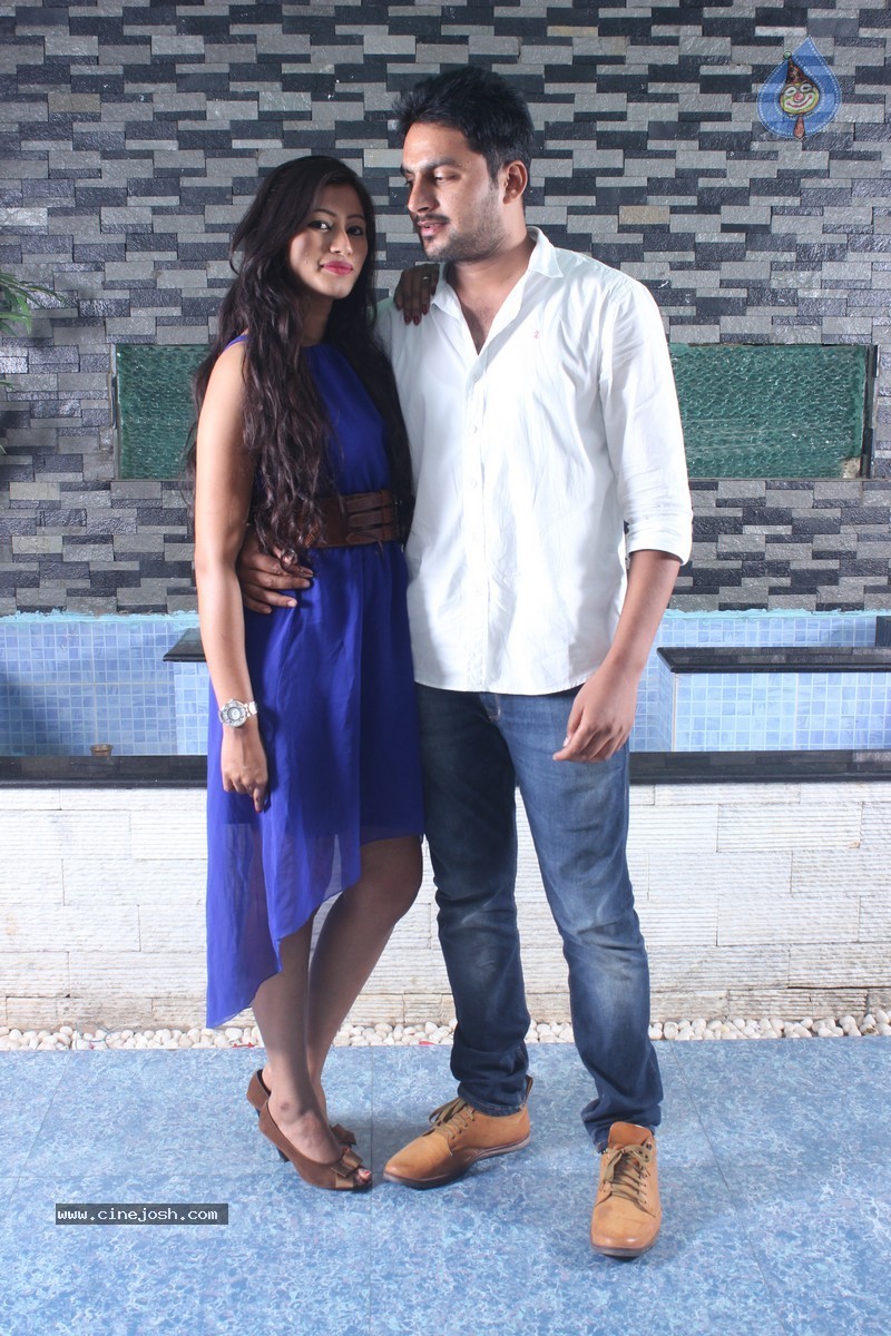 Karigeloga Eh Kshanam Movie Stills - 11 / 24 photos