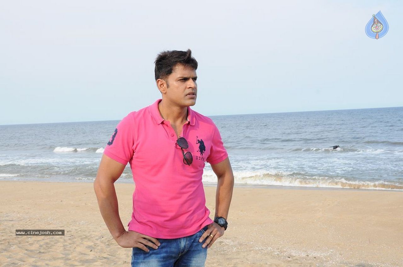 Karthika's Purampokku Engira Podhuvudamai Tamil Movie Photos - 1 / 157 photos