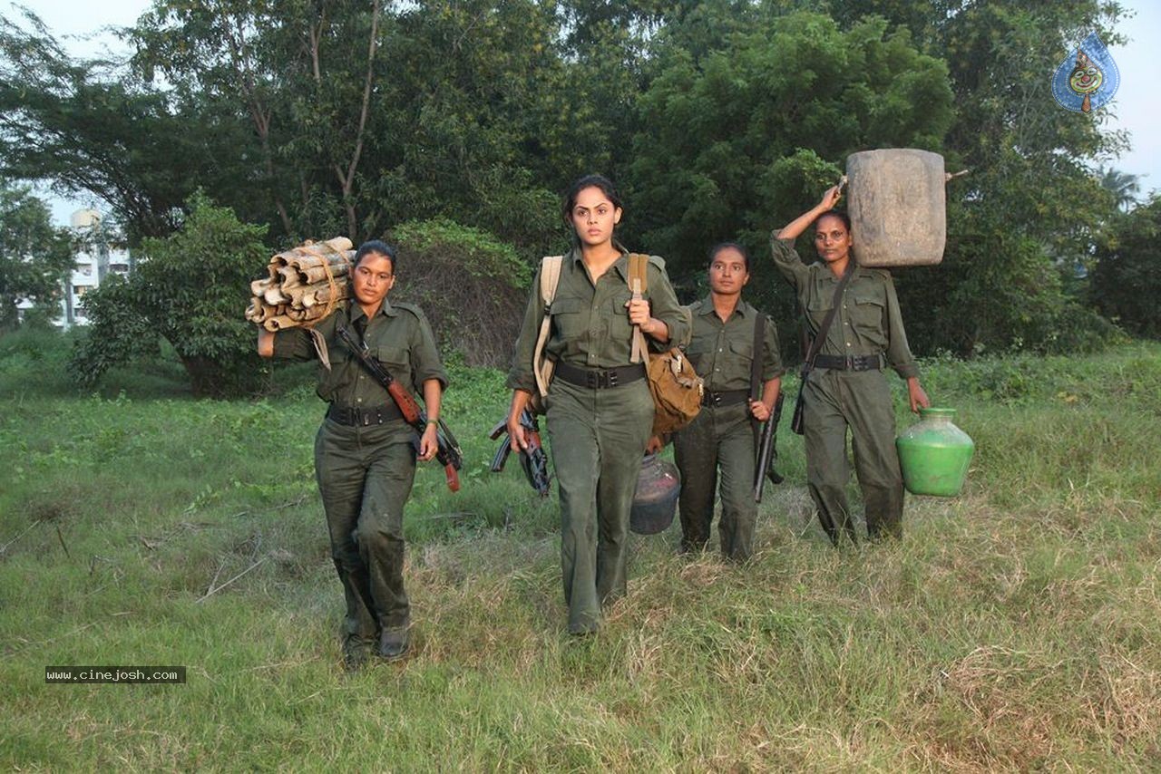 Karthika's Purampokku Engira Podhuvudamai Tamil Movie Photos - 6 / 157 photos