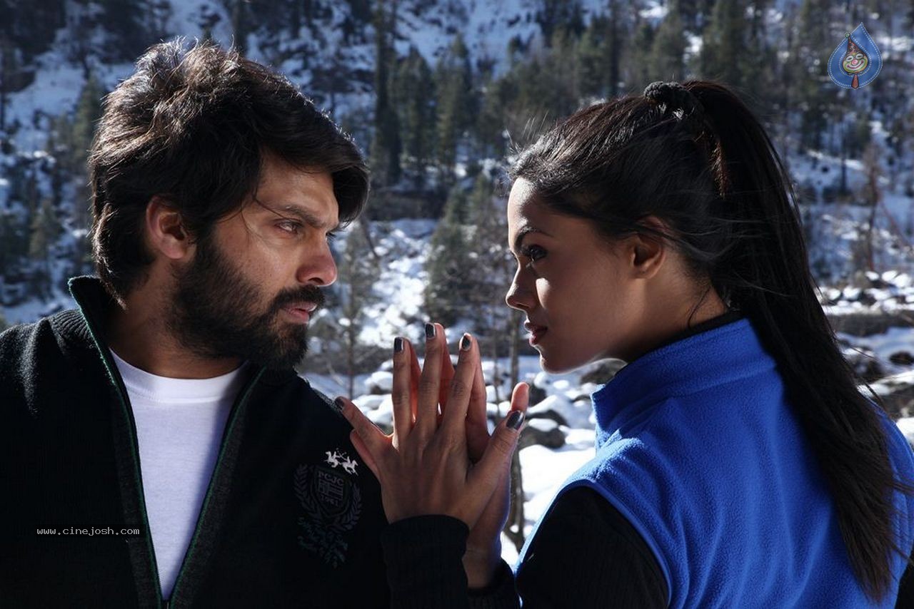 Karthika's Purampokku Engira Podhuvudamai Tamil Movie Photos - 48 / 157 photos