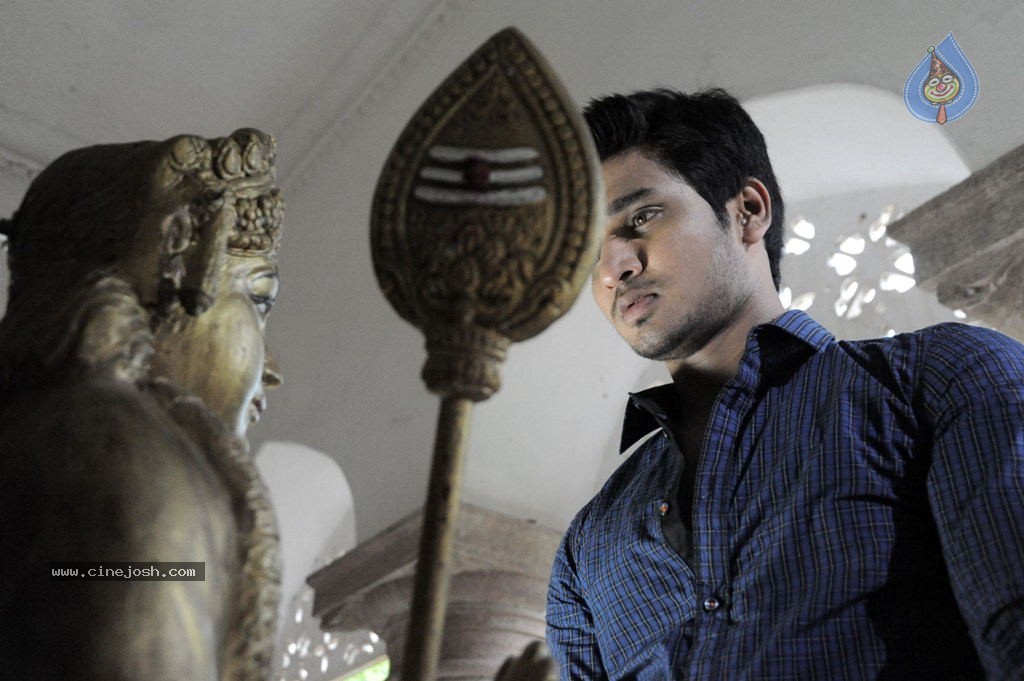 Karthikeya Movie Stills - 18 / 42 photos