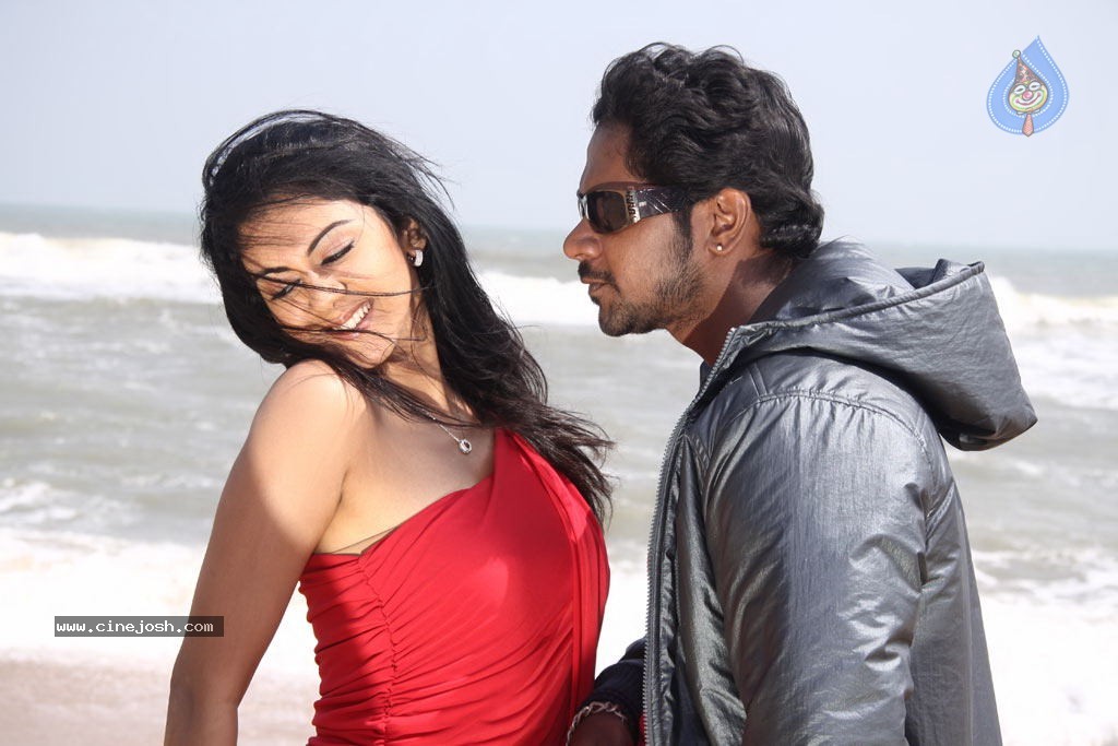 Kasethan Kadavulada Movie Stills - 31 / 49 photos
