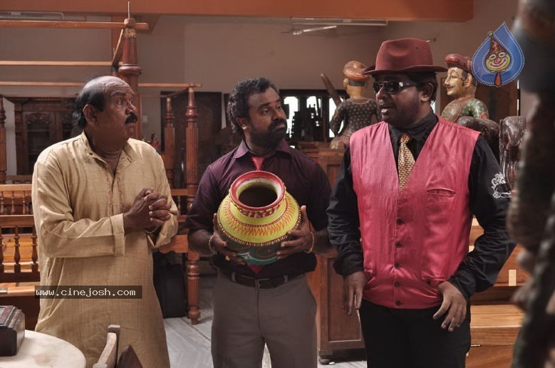 Kasi Kuppam Tamil Movie Stills - 13 / 55 photos