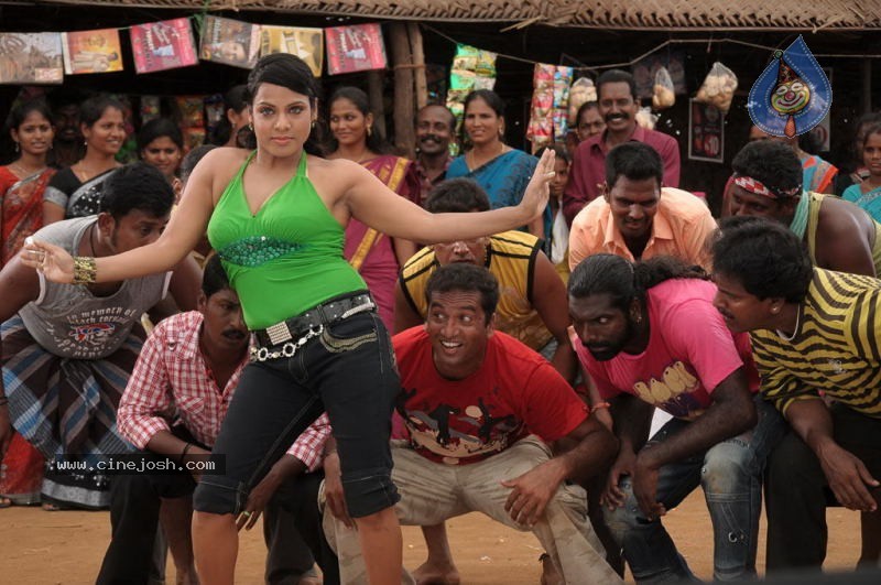 Kasi Kuppam Tamil Movie Stills - 43 / 55 photos