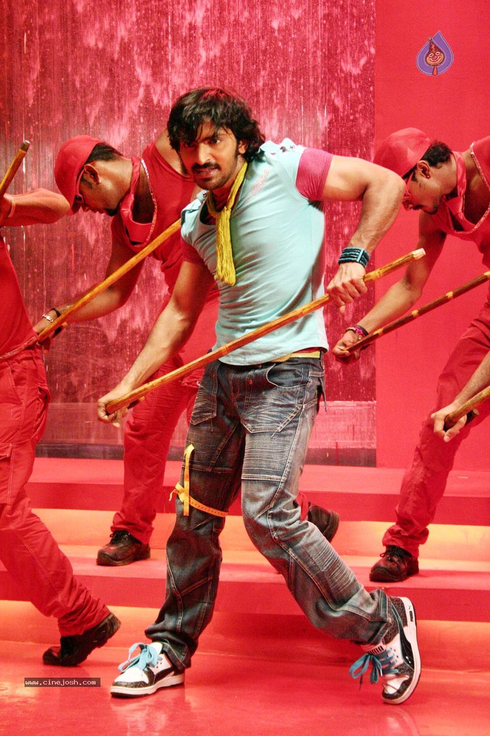 Kasko Movie - Vaibhav,Swetha Basu Stills - 39 / 59 photos