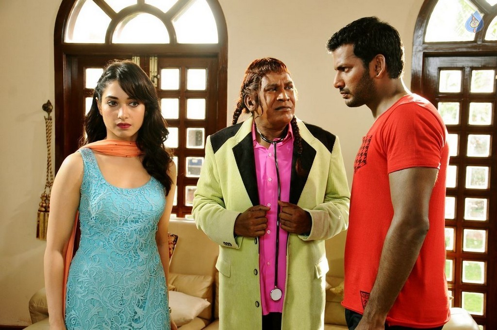 Kaththi Sandai Tamil Movie Photos - 18 / 19 photos