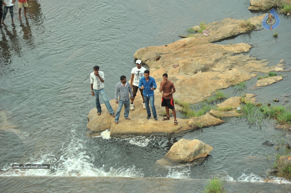 Kavvintha Movie Stills - 60 / 105 photos