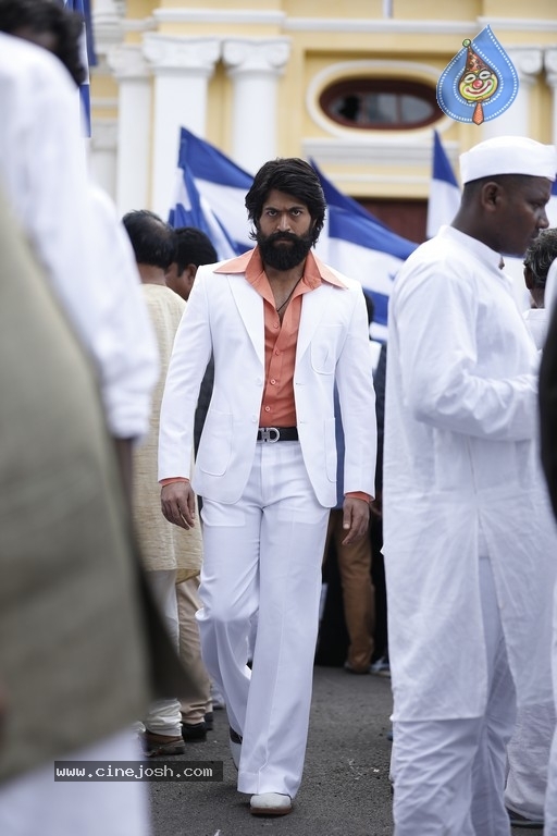 KGF Movie Stills - 3 / 5 photos