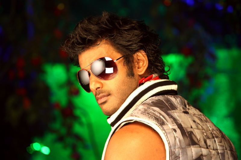 Vishal with three hot beauties in 'Khiladi' - 10 / 28 photos