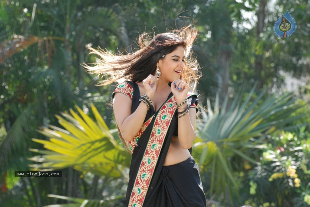 Killadi Tamil Movie New Stills - 16 / 42 photos