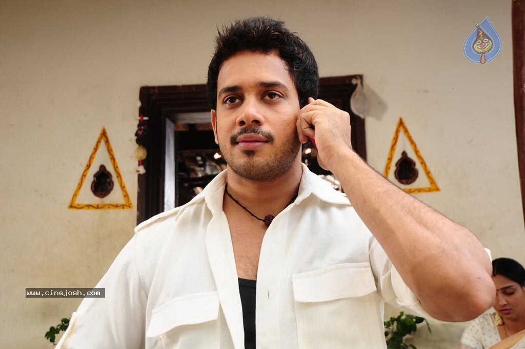 Killadi Tamil Movie New Stills - 23 / 42 photos