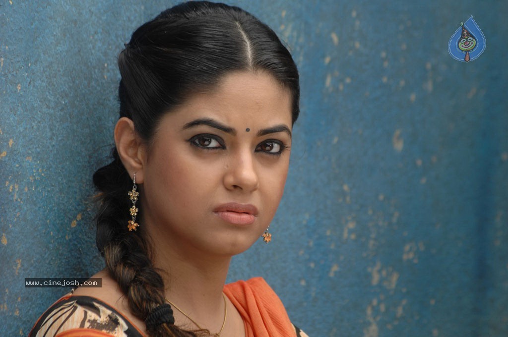 Killadi Tamil Movie New Stills - 28 / 42 photos