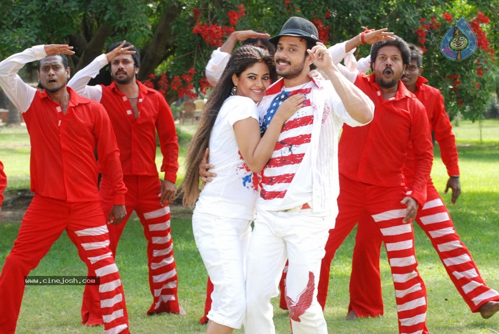 Killadi Tamil Movie New Stills - 34 / 42 photos