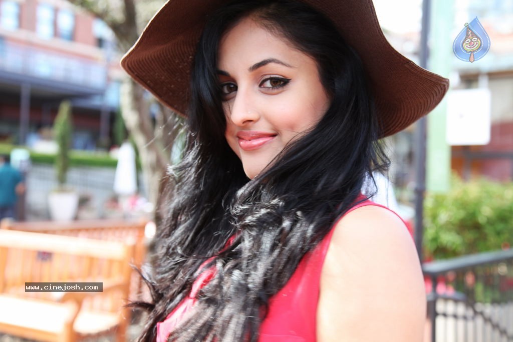 Kiss Movie New Stills - 8 / 9 photos