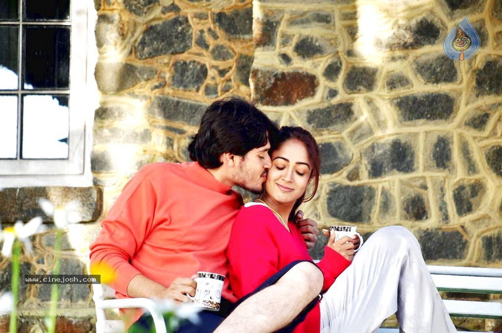 Konjam Koffee Konjam Kaadhal Movie Stills - 40 / 41 photos