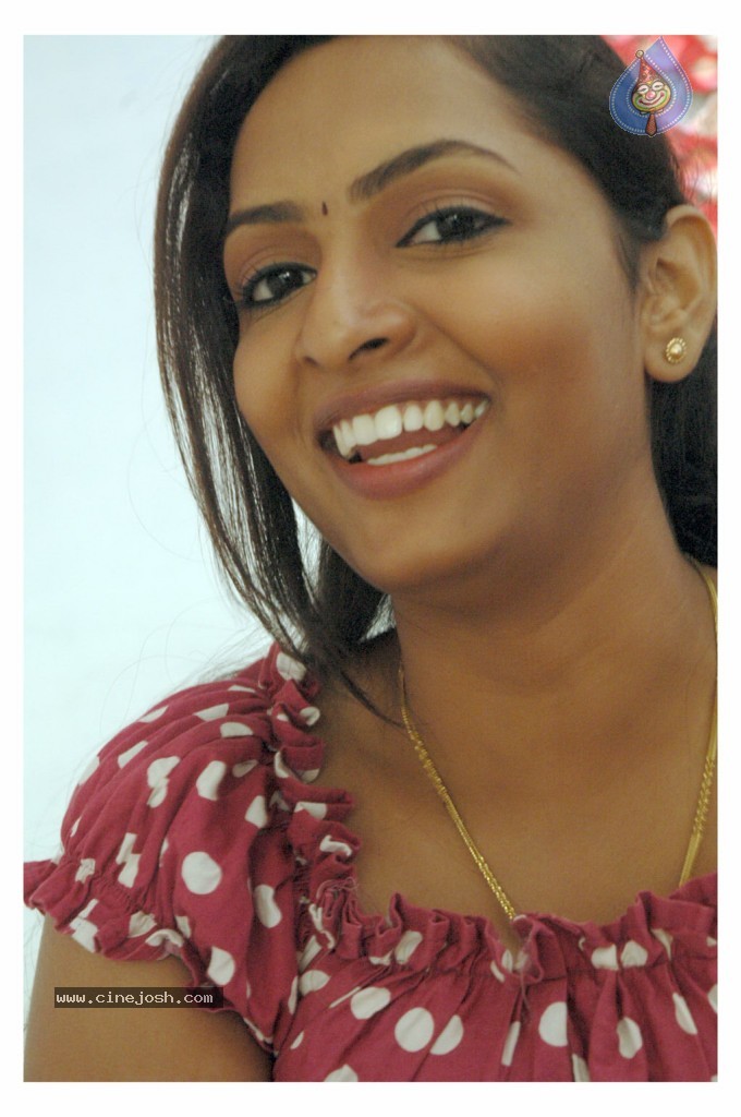 Korathandavam Tamil Movie Stills - 26 / 69 photos