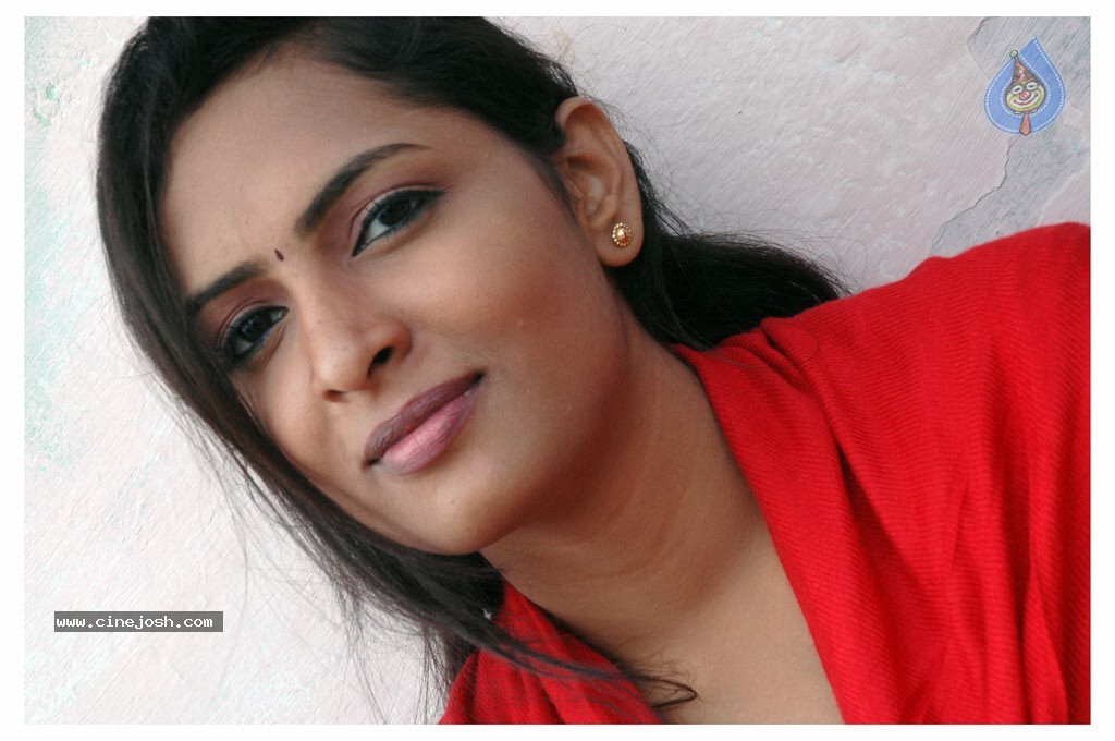 Korathandavam Tamil Movie Stills - 52 / 69 photos