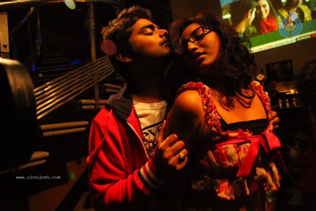 Kothoka Vintha Movie Stills - 43 / 51 photos