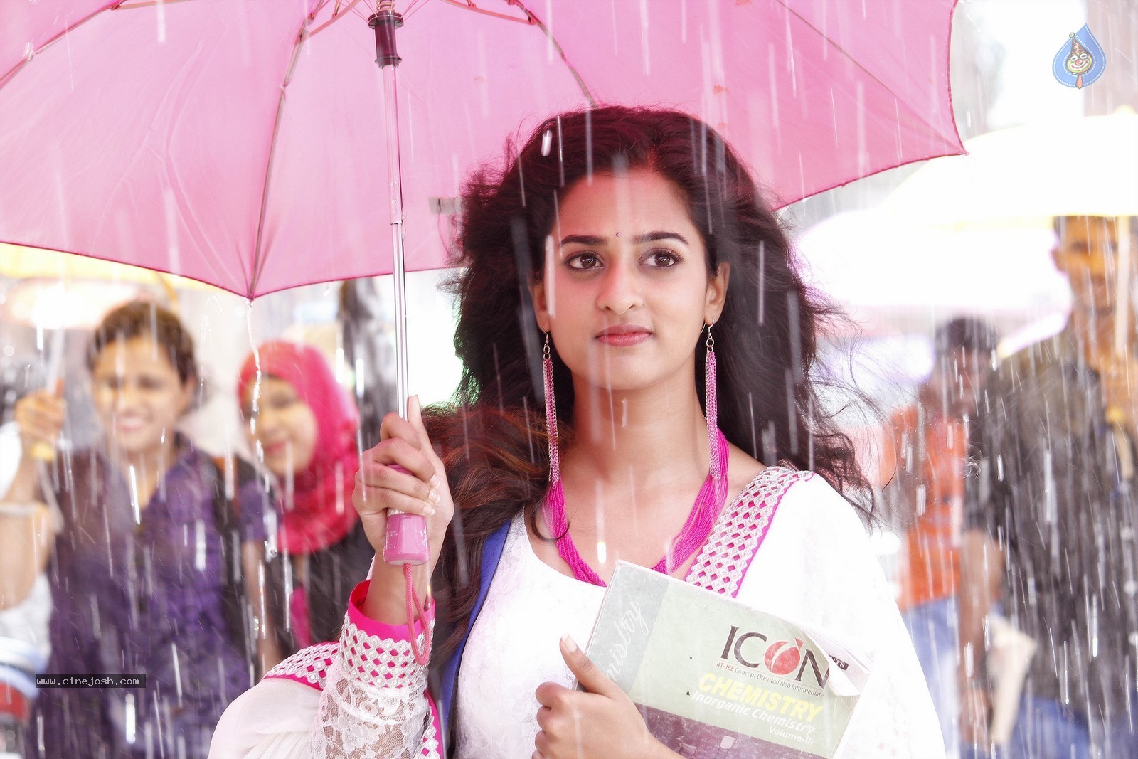 Krishnamma Kalipindhi Iddharini New Photos - 7 / 7 photos