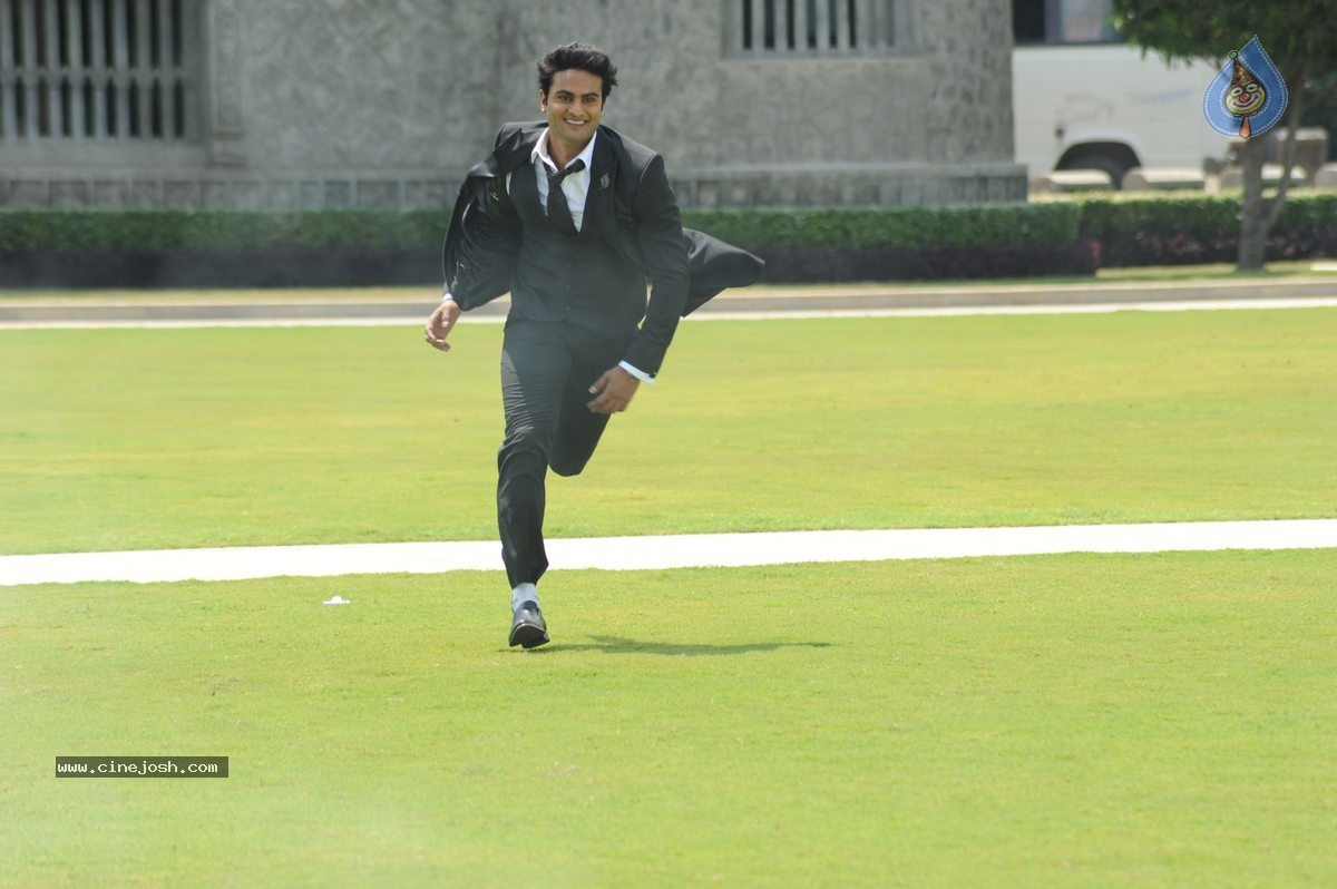 Krishnamma Kalipindi Iddarini Movie Stills - 12 / 30 photos