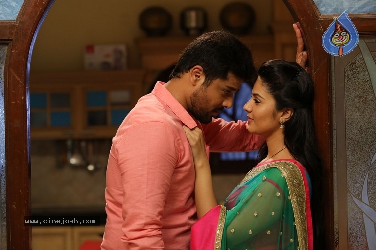 Kutumba Katha Chitram Working Stills - 23 / 63 photos