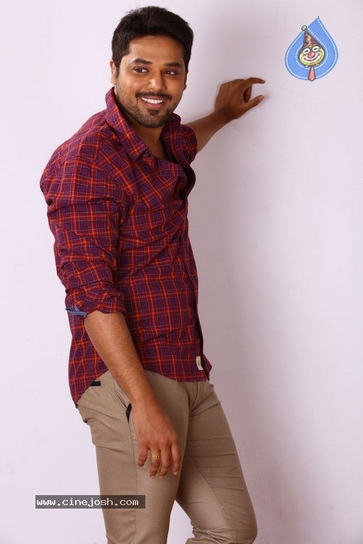 Kutumba Katha Chitram Working Stills - 29 / 63 photos