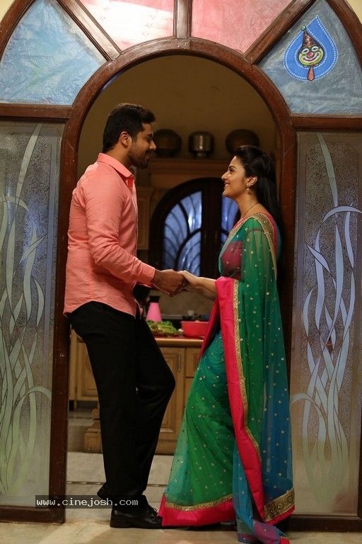 Kutumba Katha Chitram Working Stills - 42 / 63 photos