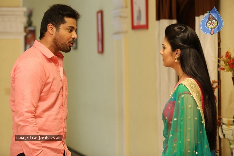 Kutumba Katha Chitram Working Stills - 51 / 63 photos