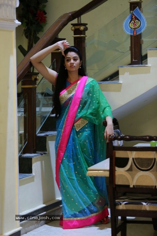 Kutumba Katha Chitram Working Stills - 57 / 63 photos