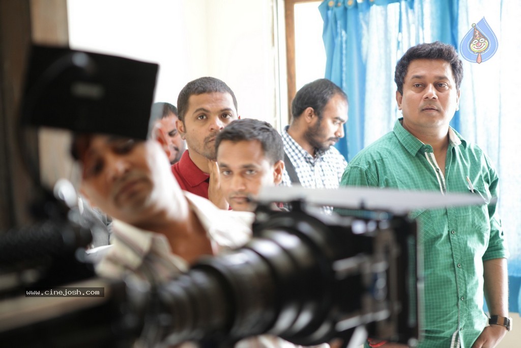 Ladies and Gentlemen Movie Stills - 17 / 35 photos