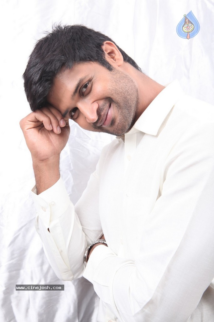 Ladies and Gentlemen Movie Stills - 32 / 35 photos