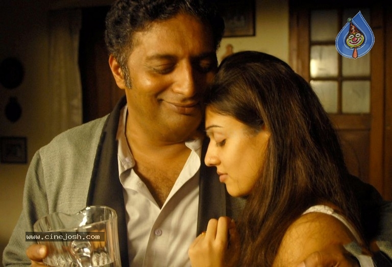 Lady Tiger Movie Stills - 8 / 11 photos
