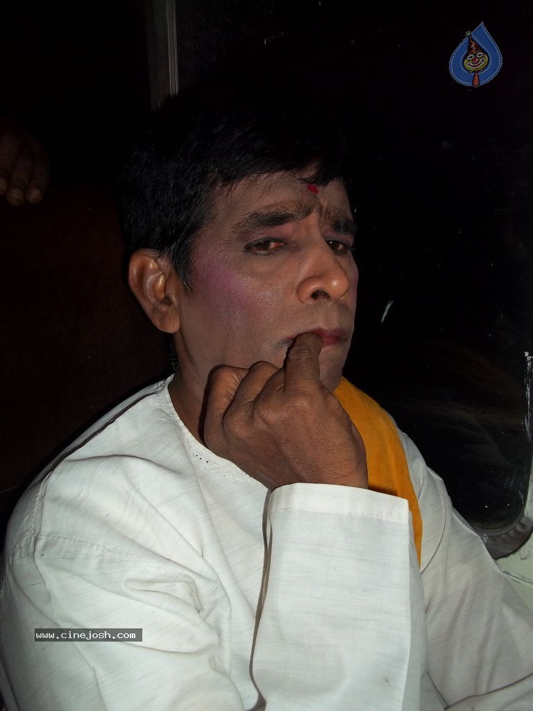 Last Bus Movie Stills - 17 / 18 photos