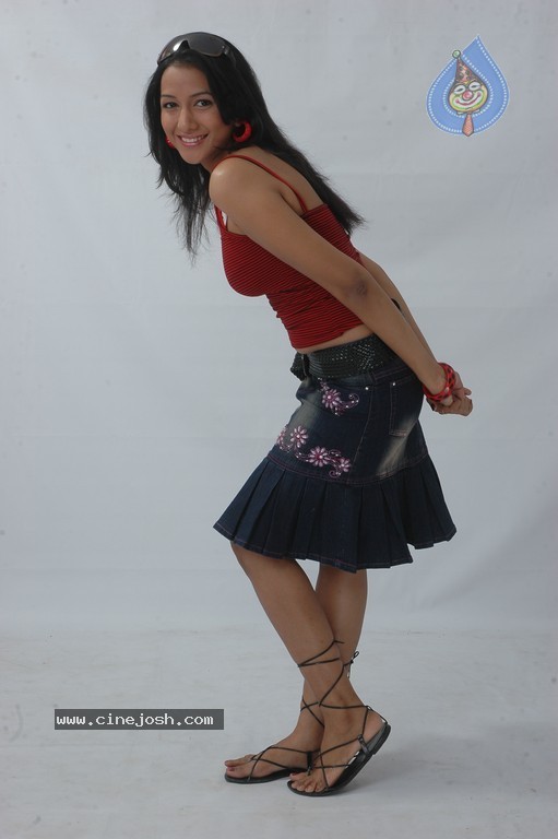 Lavvata Movie Stills n Walls - 45 / 112 photos