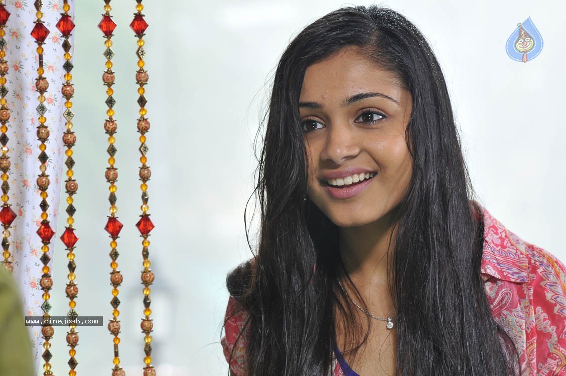 Life Is Beautiful Movie Stills - 1 / 12 photos