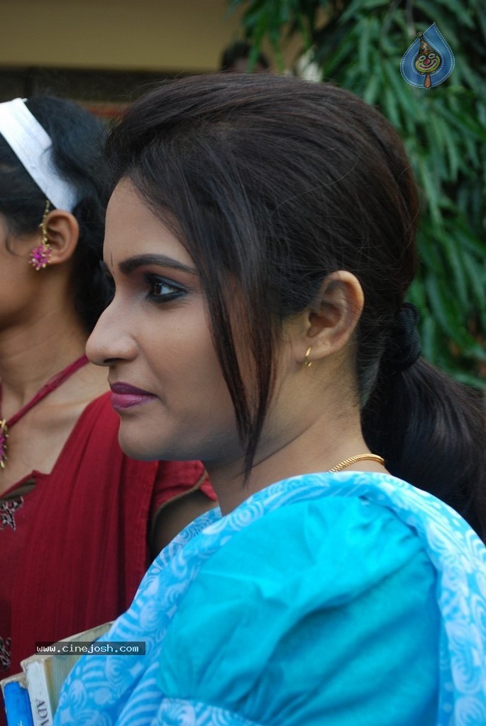 Life Movie Stills n Walls - 14 / 110 photos