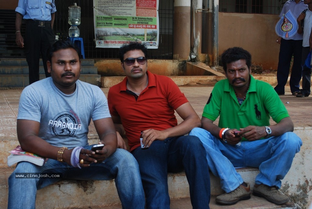 Life Movie Stills n Walls - 68 / 110 photos