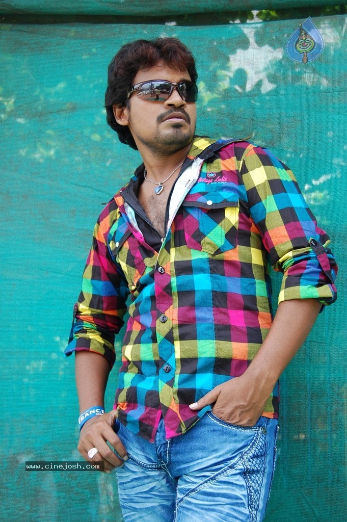 Life Movie Stills n Walls - 80 / 110 photos