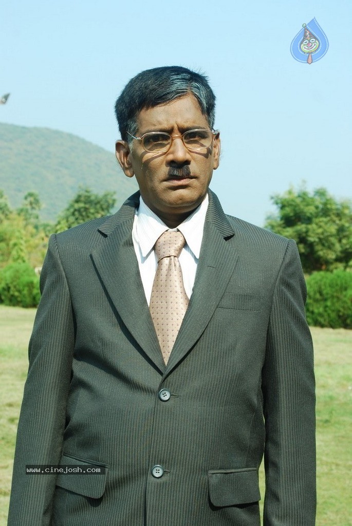 Life Movie Stills n Walls - 81 / 110 photos